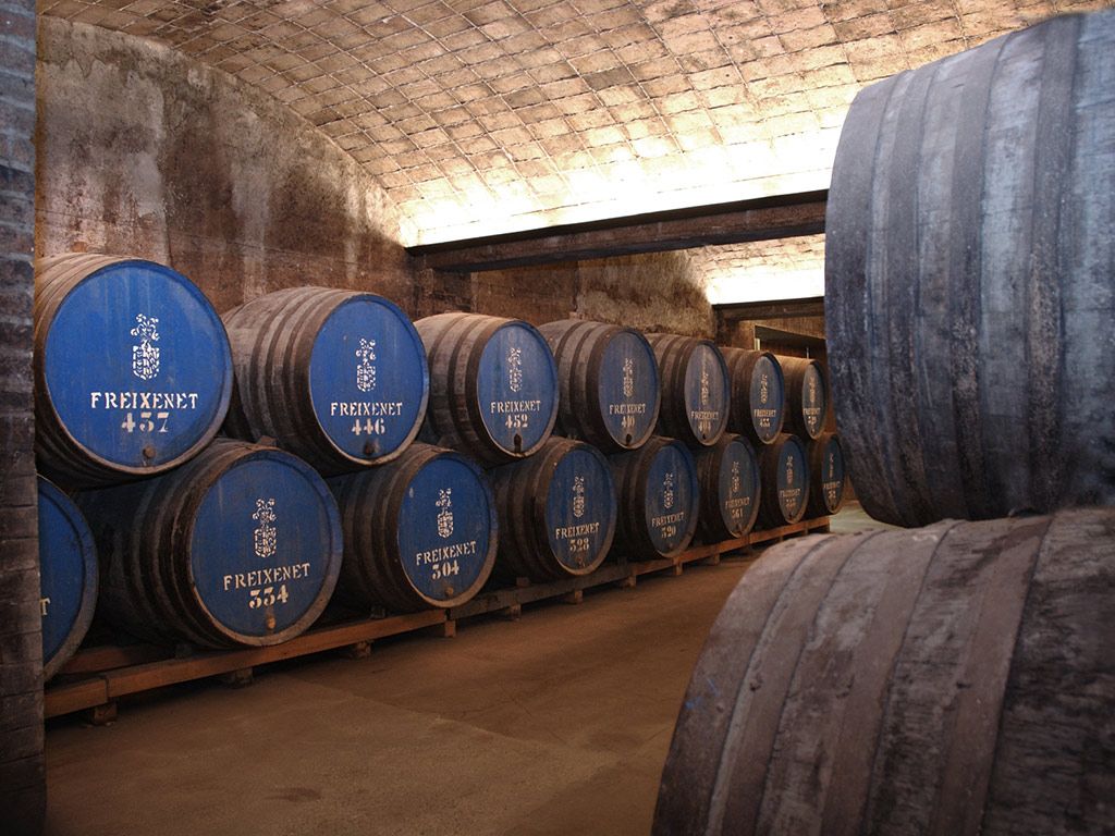 Avec HomeExchange, logez vous en Catalogne Les caves de Freixenet-echange-de-maison-HomeExchange