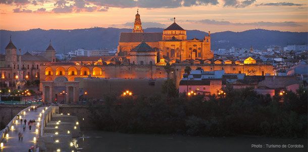 Vivez l'expérience Cordoue grâce à HomeExchange Pont-Romain-et-la-Mosquée-Cathédrale-echange-de-maison-HomeExchangeechange-de-maison-HomeExchange