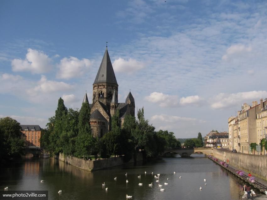HomeExchange, leader mondial de l'échange de maison metz, jardin d'amour, spring