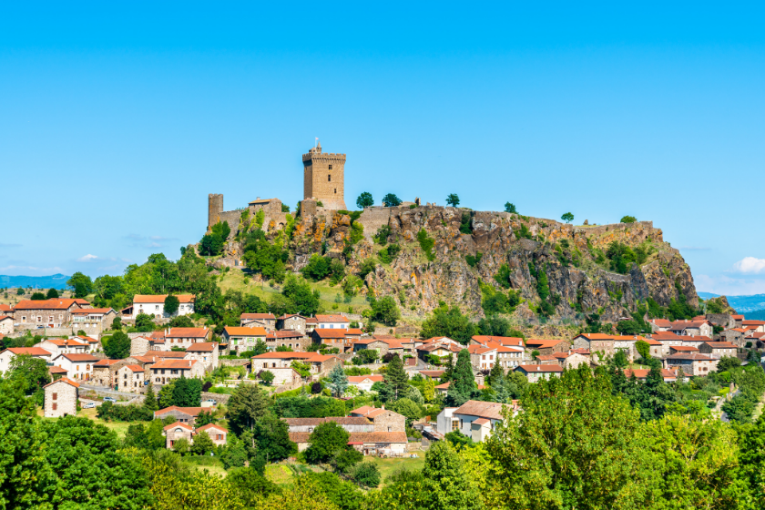 où partir en août France éviter la foule Auvergne Haute Loire Polignac