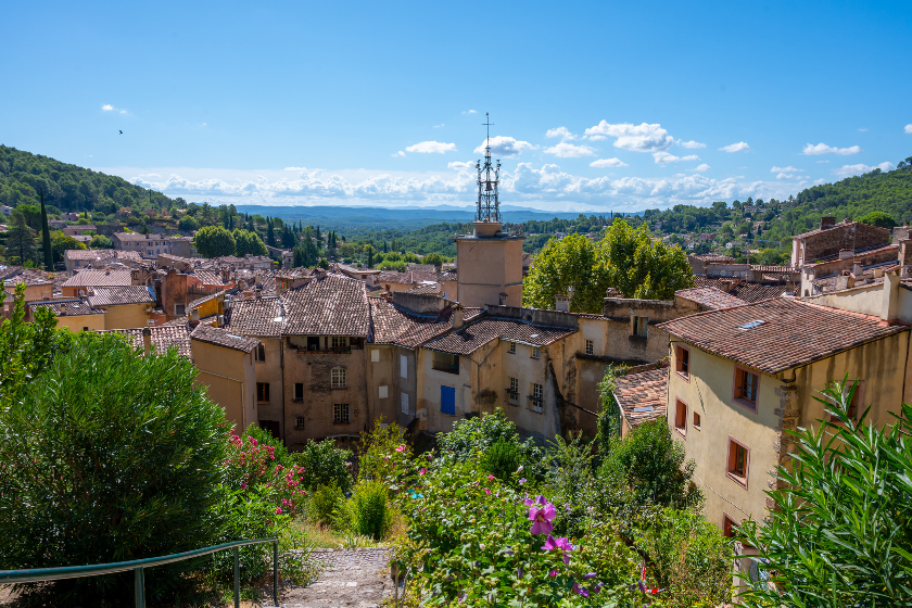où partir en août France éviter la foule Cote d Azur Var