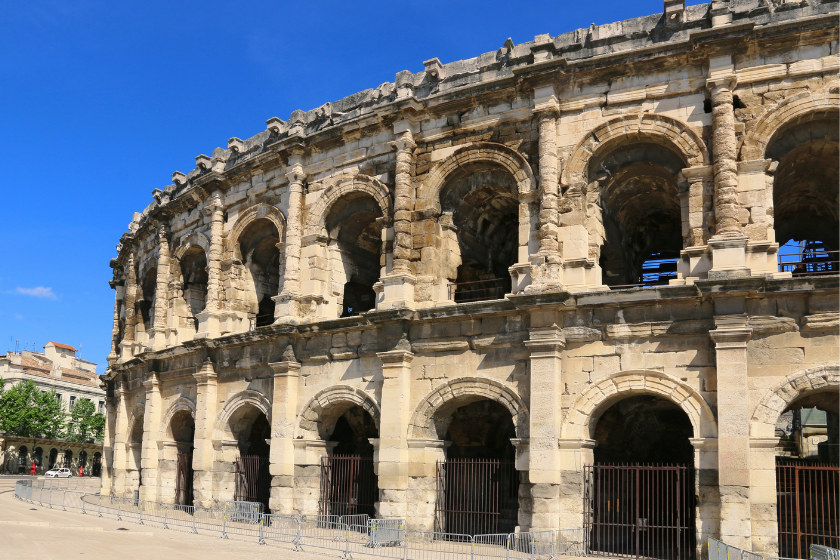 Que-faire-a-Nimes-en-Famille-decouvrir-ville-Arenes