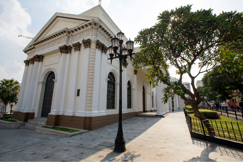 Les plus belles traditions de Noël dans le monde Vénézuela l'église en patinant