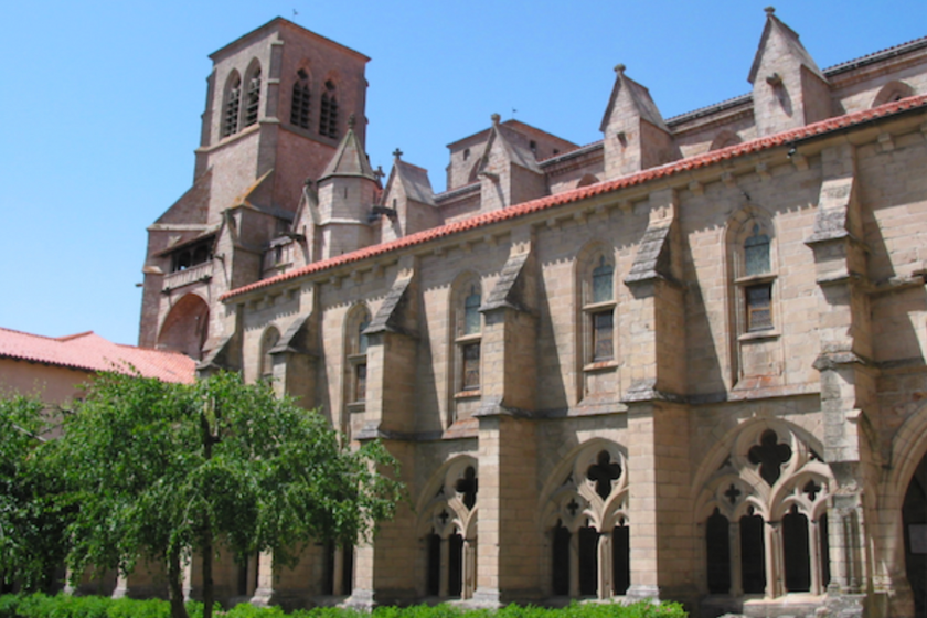 activite-insolite-auvergne-visite-abbaye-la-chaise-dieu