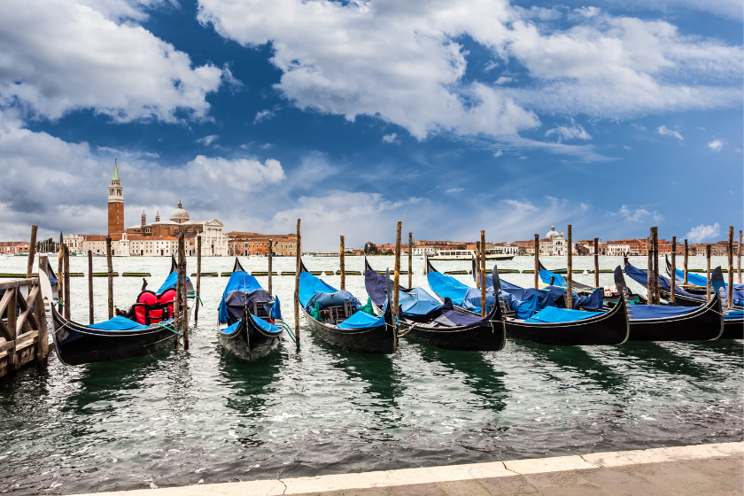 Paris Venise en train de nuit