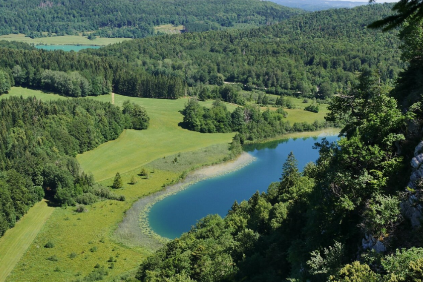 Randonnées Jura sentier Pic de l'Aigle