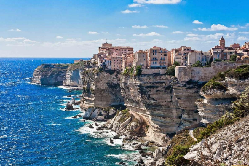 Où partir en France en mars Bonifaccio