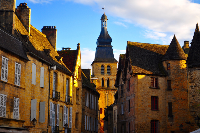 Visiter Sarlat-la-Caneda avec Home Exchange