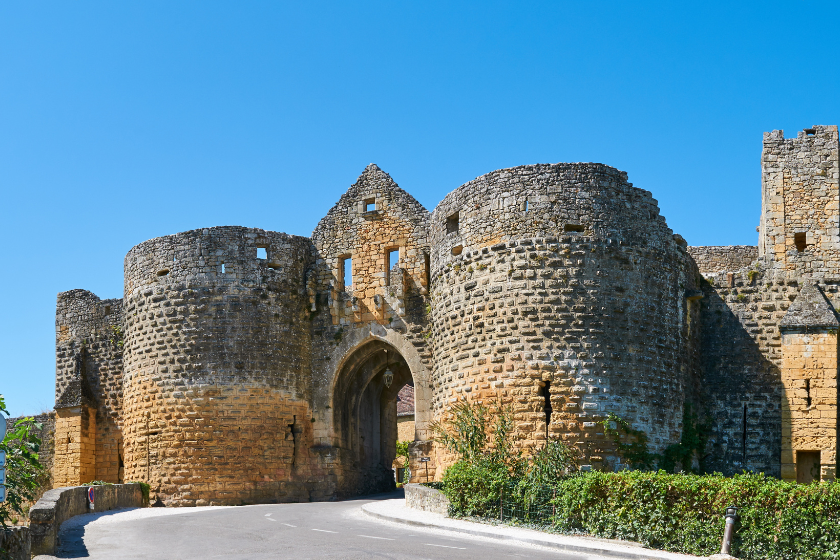 Que faire en Dordogne les Bastides du Périgord architecture médiévale
