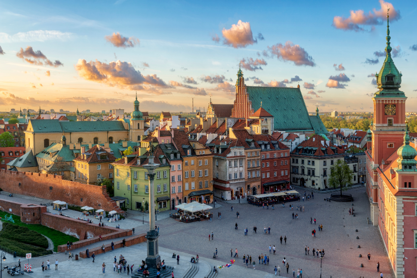 Voyager seule à Varsovie, Pologne