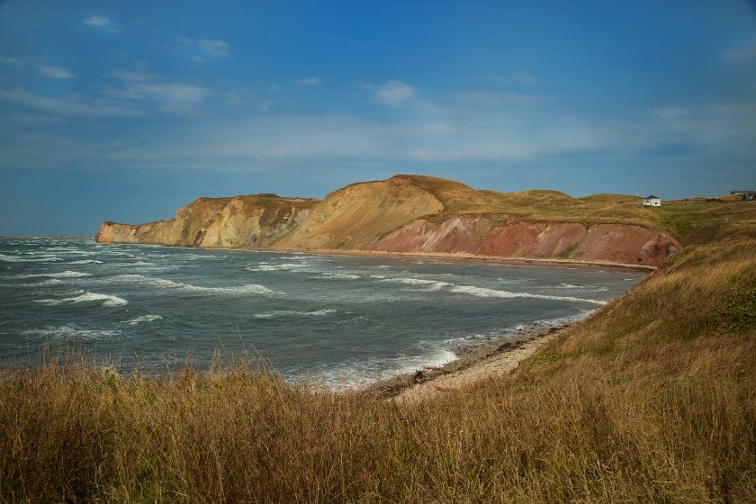 Les belles plages des Îles-de-la-Madeleine, une destination parfaite pour les vacance de la construction