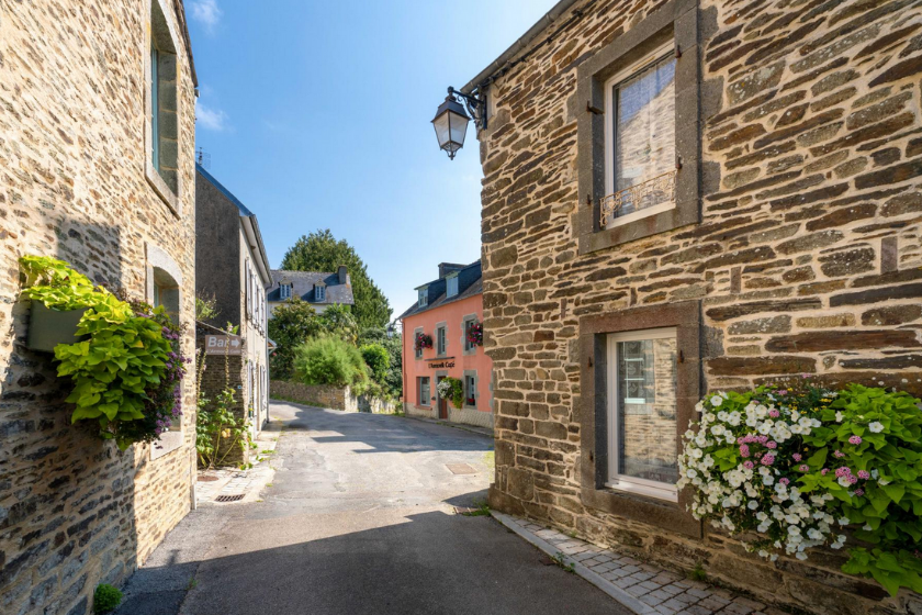 Plus beaux villages des Monts d’Arrée Lopérec