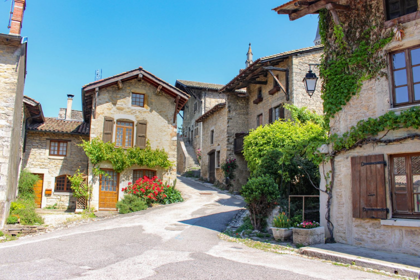 Les plus beaux villages autour du lac du Bourget Saint-Sorlin-en-Bugey