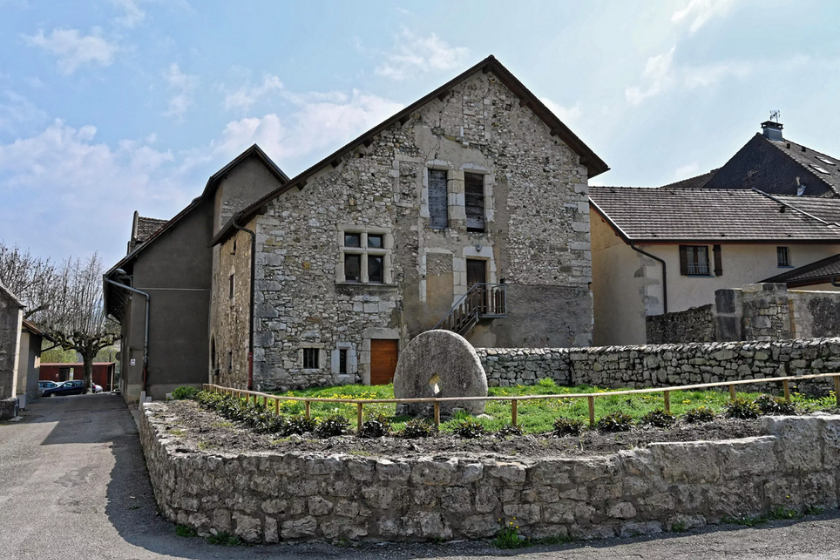 Les plus beaux villages autour du lac du Bourget Yenne