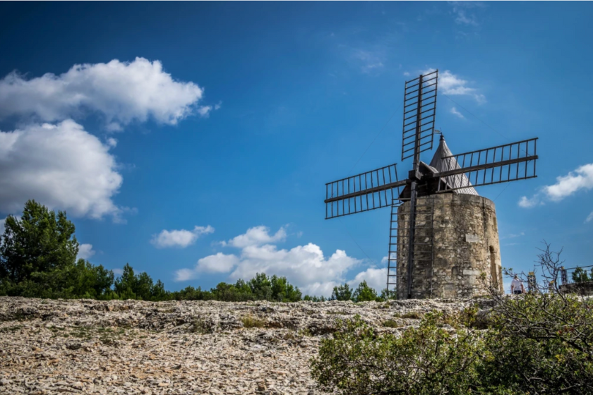 Que faire aux Baux-de-Provence Le Sentier des moulins à vent