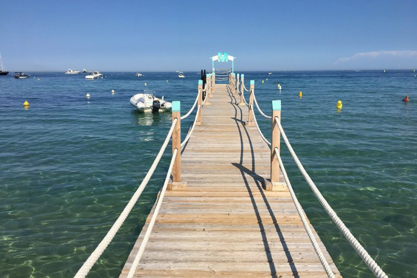 Plage de Tahiti - St Tropez.png