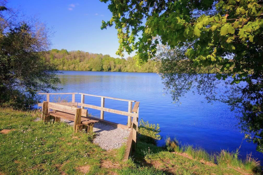 plus beaux lacs de Dordogne Lac du Barrage de Miallet