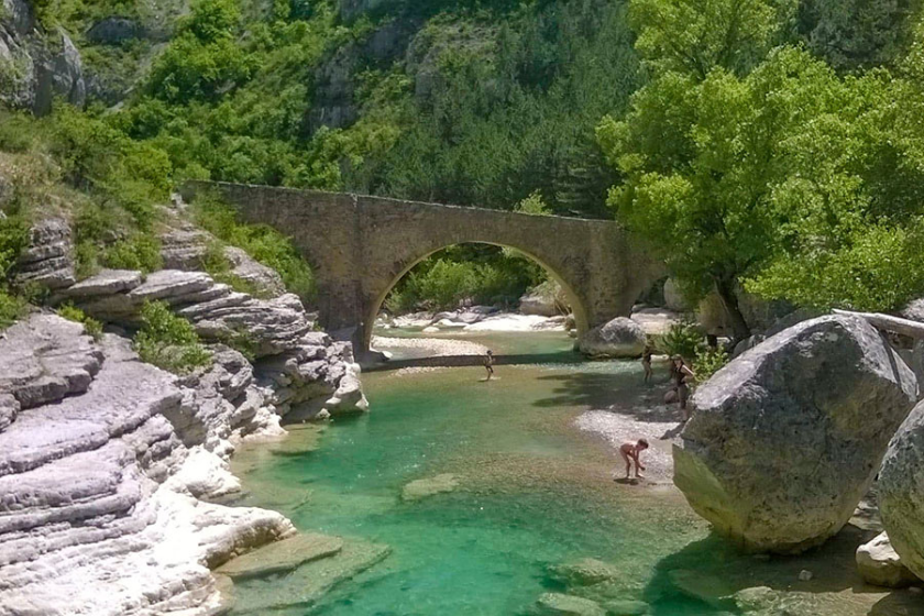 Top 10 des plus beaux lacs et lieux de baignade de la Drôme Les Gorges de la Méouge