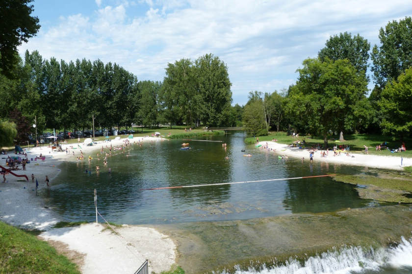 plus beaux lacs de Dordogne Plan d'eau de Saint-Aulaye